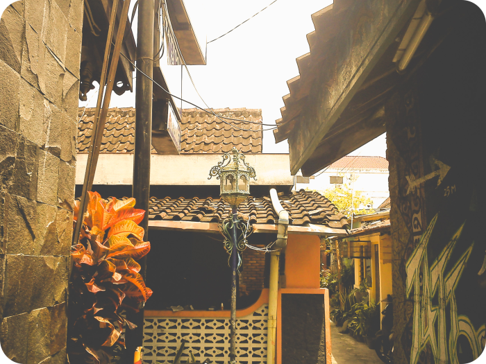 Yogyakarta_the_city_of_lamps_BG_LeBen